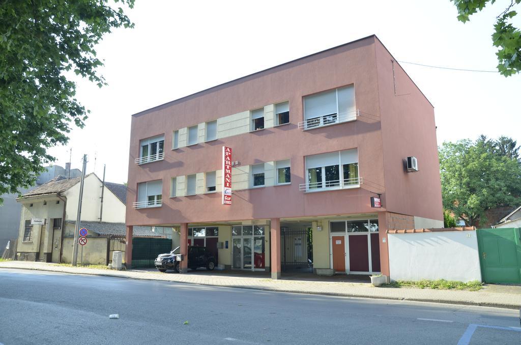 Guesthouse Sava Σλαβόνσκι Μπροντ Εξωτερικό φωτογραφία