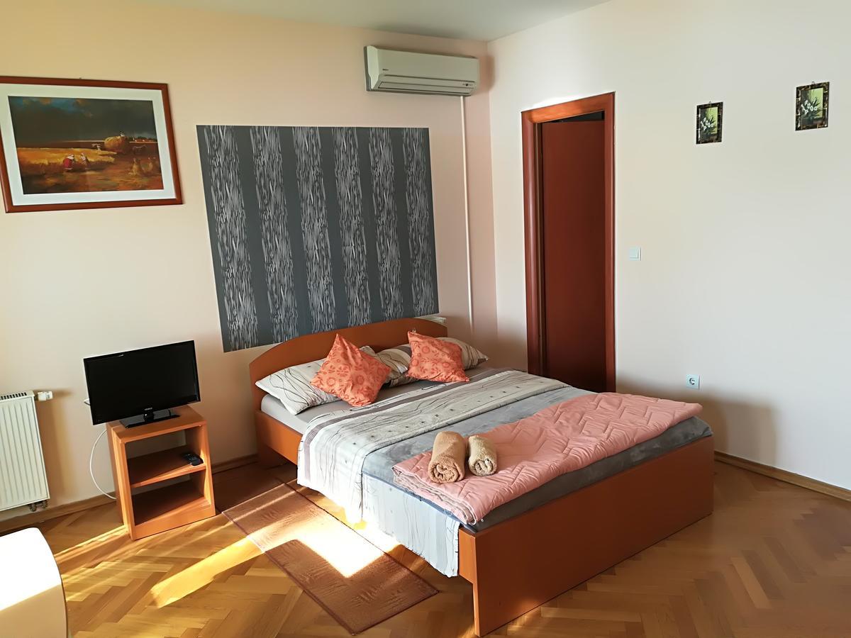 Guesthouse Sava Σλαβόνσκι Μπροντ Εξωτερικό φωτογραφία